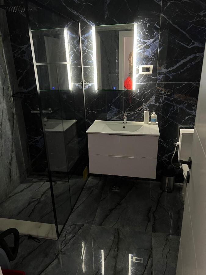 Apartament Bloc Nou - Self Check In - Free Parking 克拉奥华 外观 照片